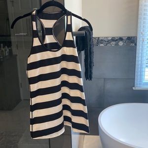 EUC lululemon b&w striped tank top size 8